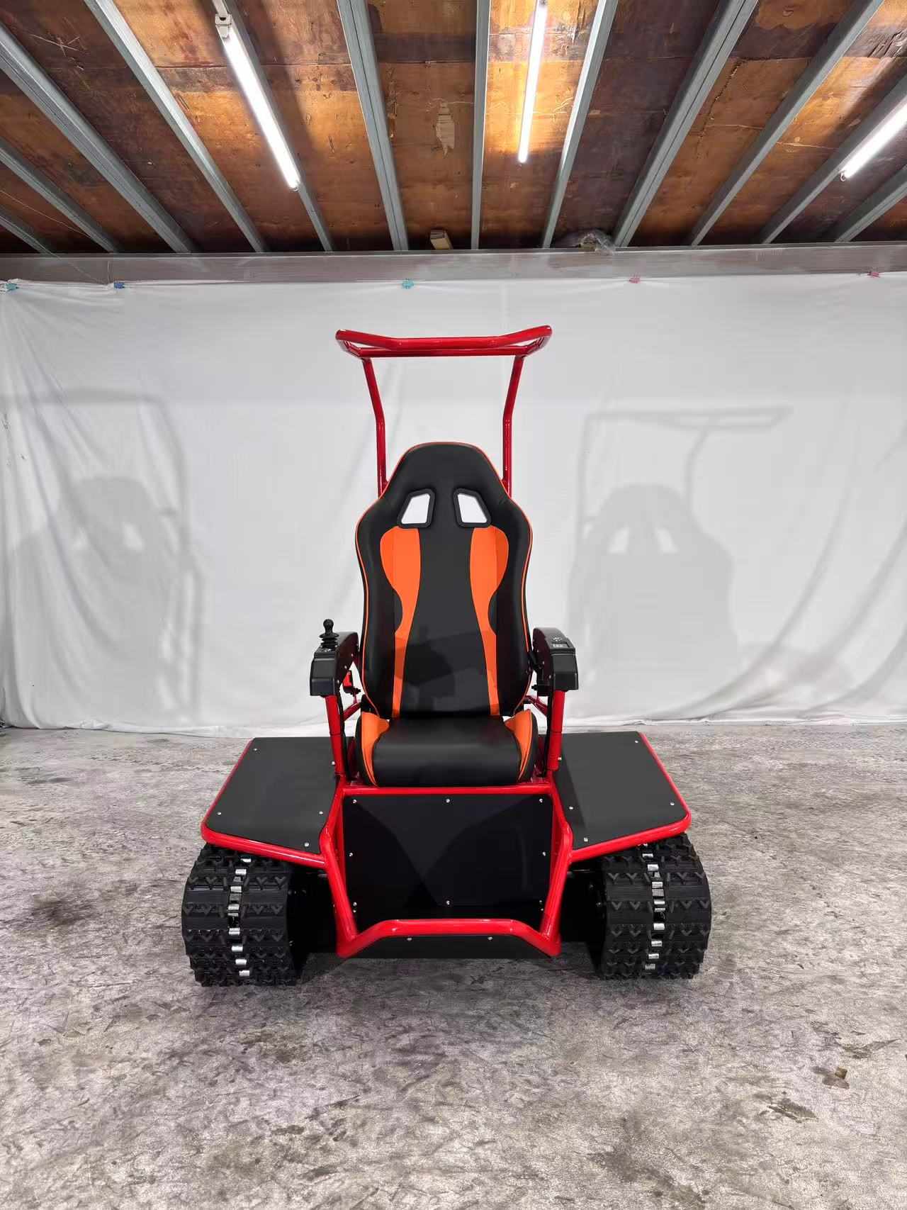 Motor potente e cadeira de rodas elétrica todo-o-terreno com chassis robusto
